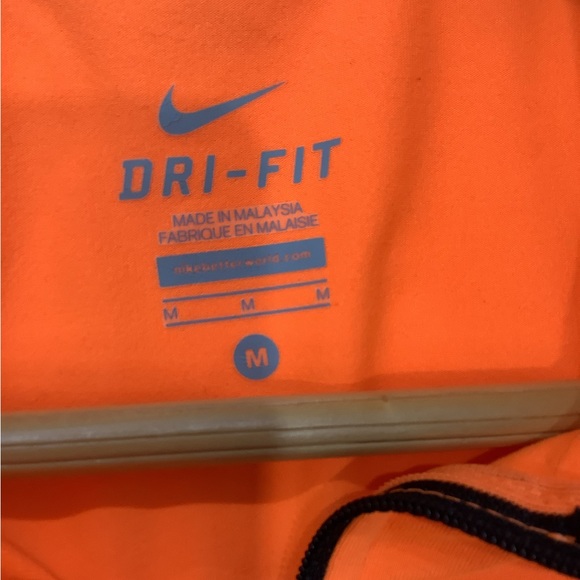 NIKE athletic quick dry top 🔥 - Picture 7 of 7